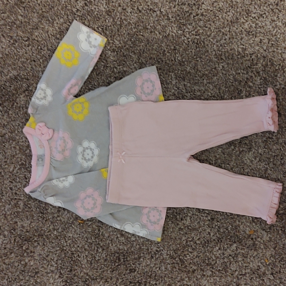 Carter's outfit size 3-6 months